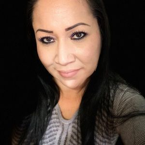 Meet your Posher, Iris